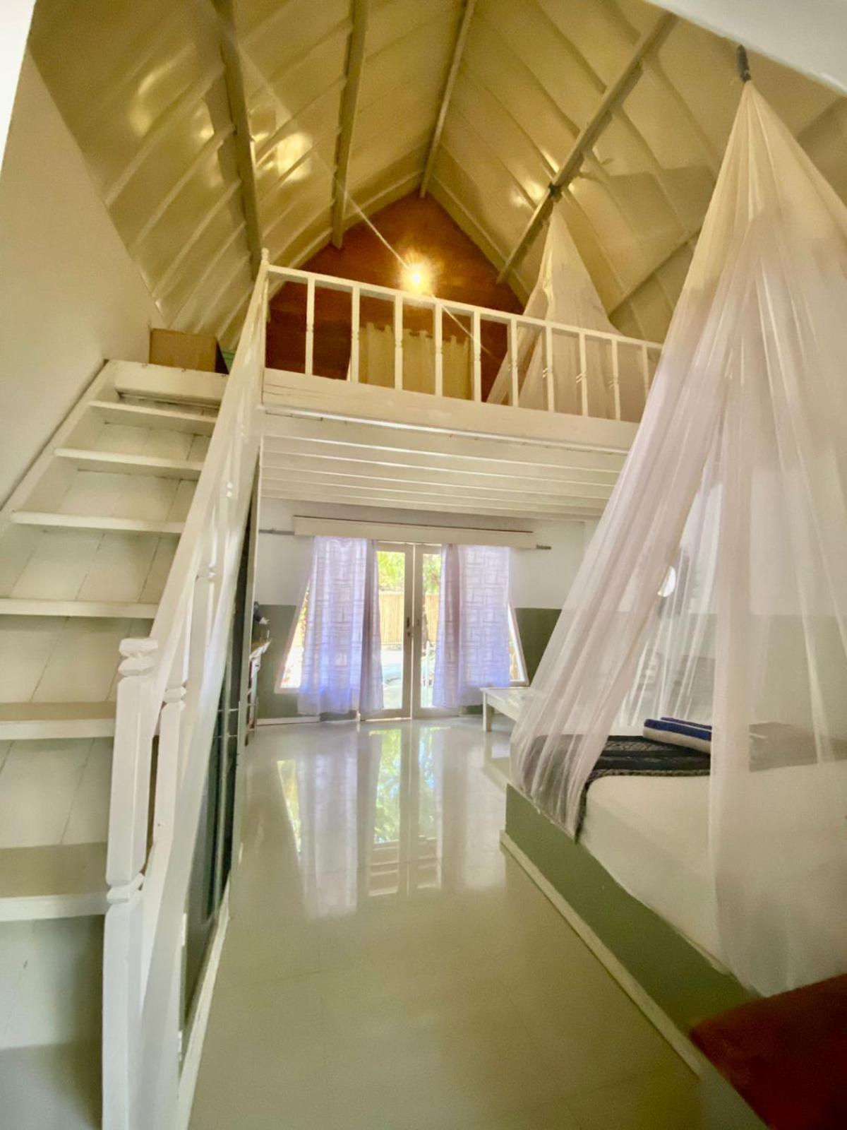 Lucky'S Hostel Gili Air Ngoại thất bức ảnh